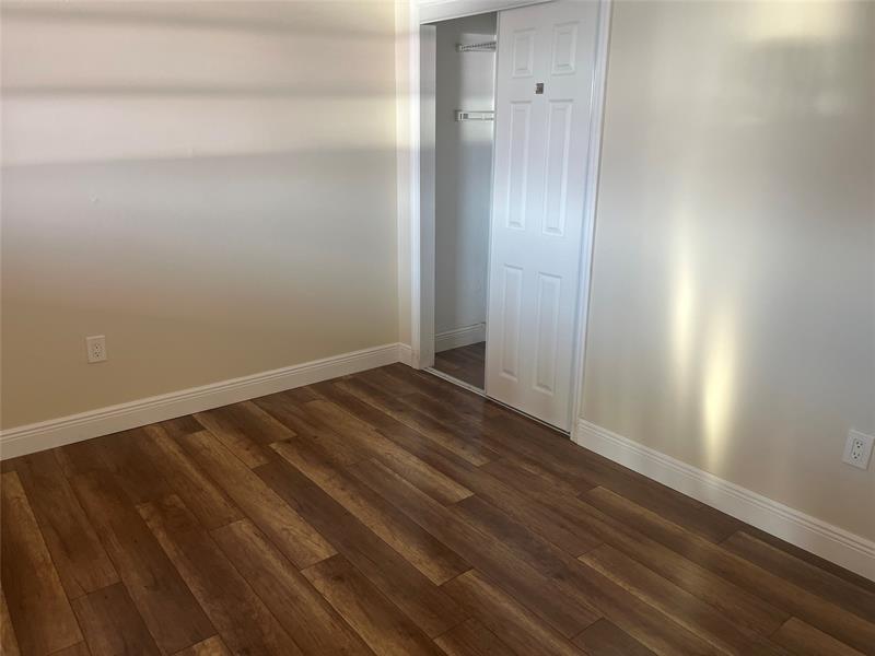 Image 23 of 38 For 5507 24th Ave