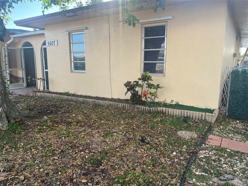 Image 3 of 38 For 5507 24th Ave