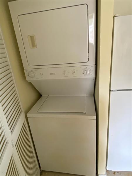 Image 13 of 23 For 12104 Glenmoor Dr  12104