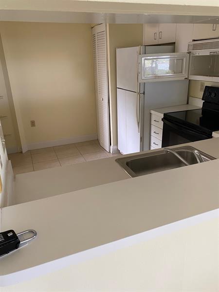 Image 4 of 23 For 12104 Glenmoor Dr  12104