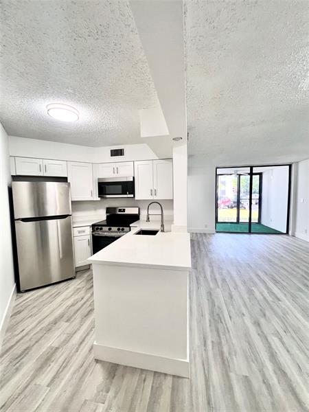 Details for 214 Lake Pointe Dr  103, Oakland Park, FL 33309