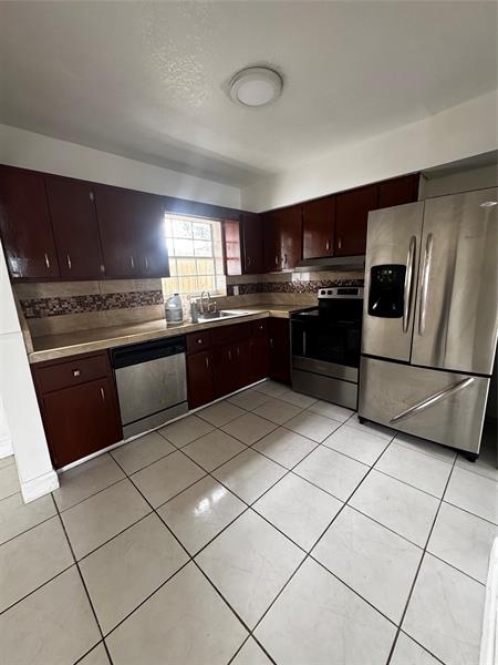 Image 10 of 24 For 1020 Indiana Ave