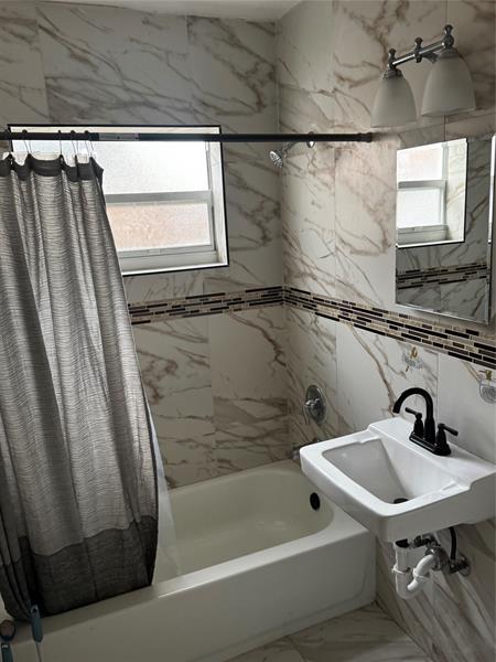 Image 14 of 24 For 1020 Indiana Ave