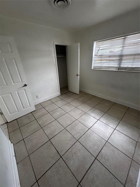 Image 17 of 24 For 1020 Indiana Ave