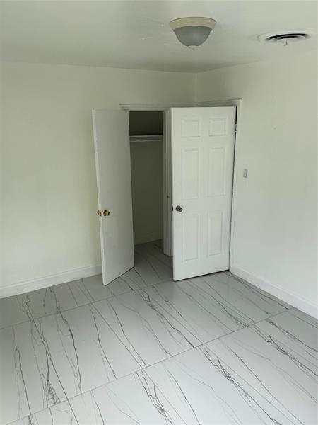 Image 23 of 24 For 1020 Indiana Ave