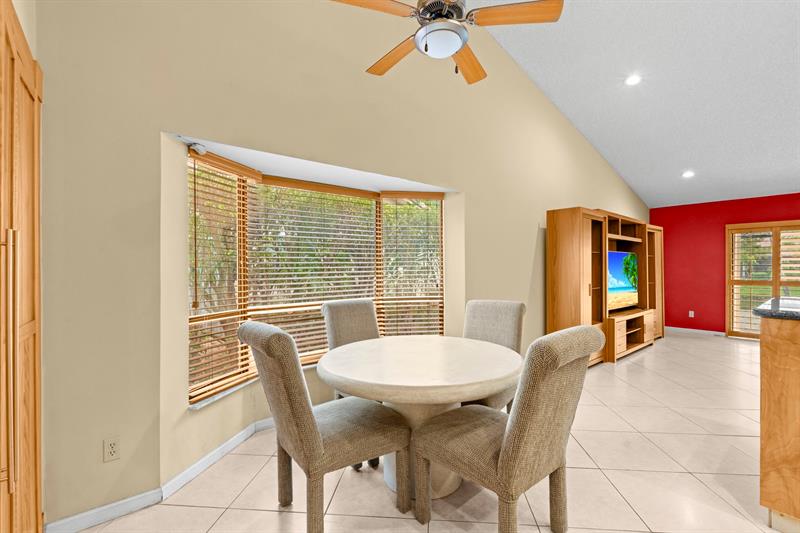 Image 18 of 57 For 1120 100th Way