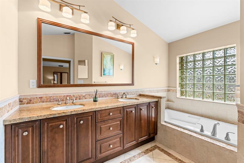 Image 36 of 57 For 1120 100th Way