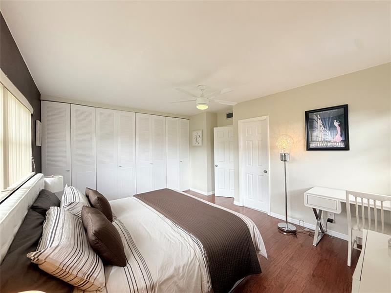 Image 32 of 50 For 5171 Oakland Park Blvd  312