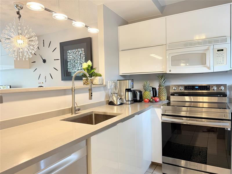 Image 7 of 50 For 5171 Oakland Park Blvd  312