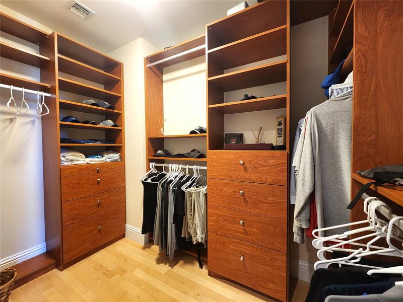 Image 12 of 31 For 701 21st Ave  103