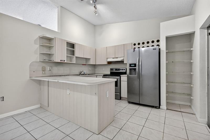 Image 10 of 44 For 18091 134th Ct