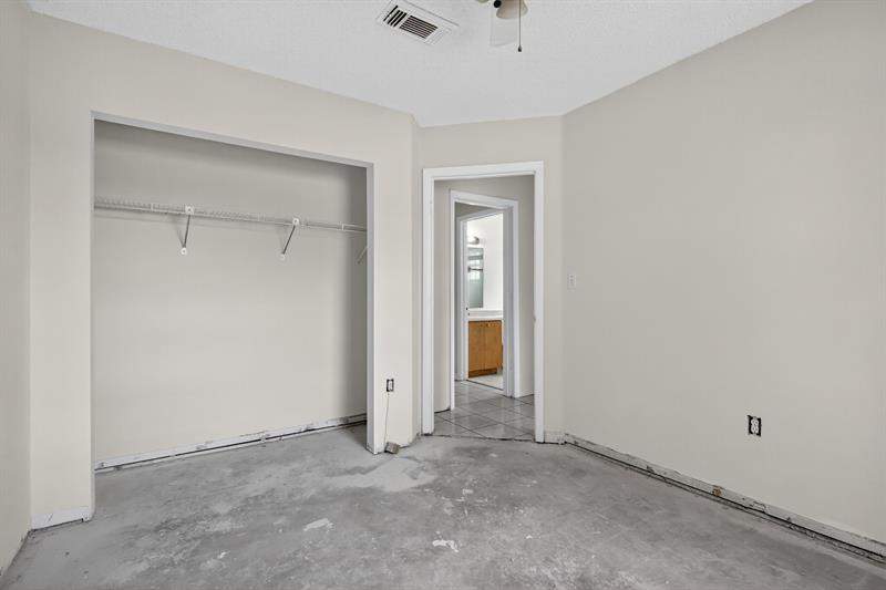 Image 21 of 44 For 18091 134th Ct