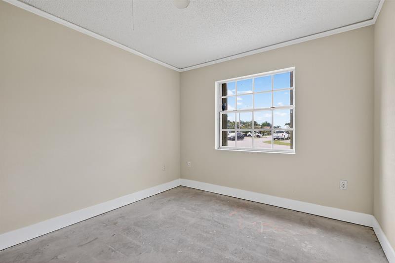 Image 22 of 44 For 18091 134th Ct