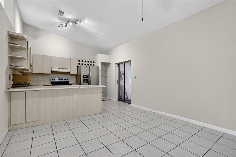 Image 3 of 44 For 18091 134th Ct