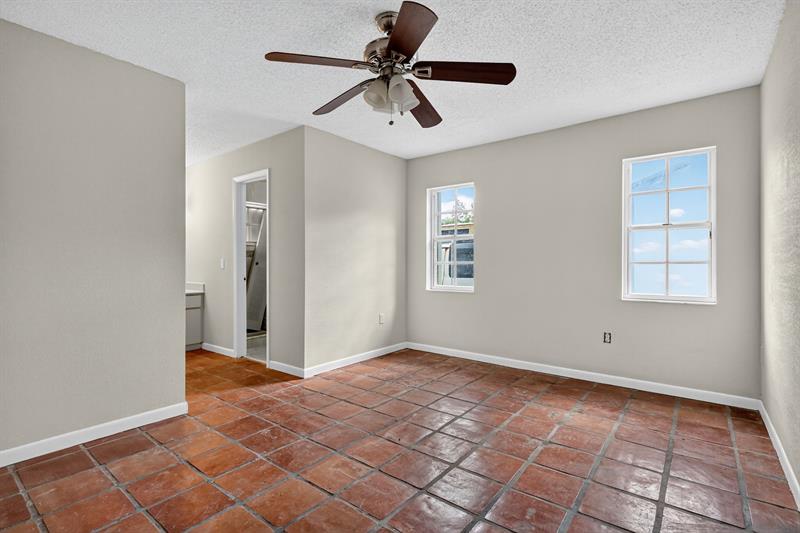 Image 30 of 44 For 18091 134th Ct