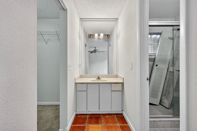 Image 35 of 44 For 18091 134th Ct