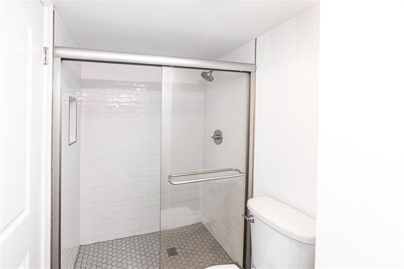 Image 12 of 32 For 550 21 Avenue