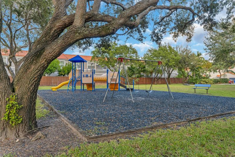 Image 36 of 48 For 8449 23rd Ct