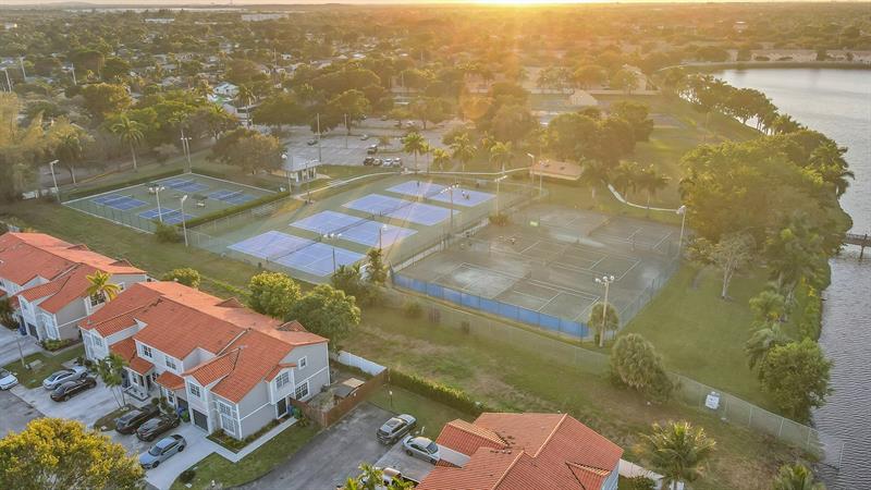 Image 41 of 48 For 8449 23rd Ct