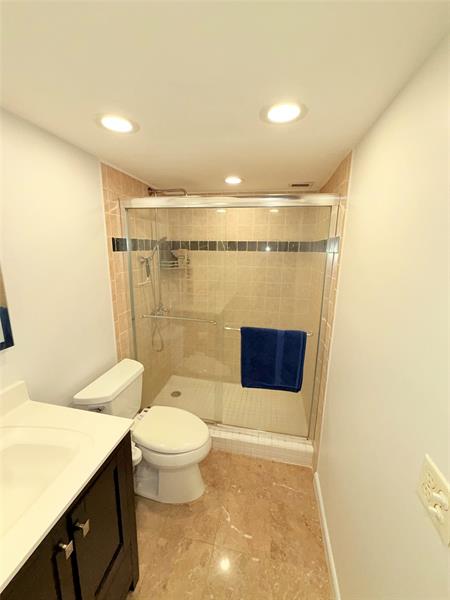 Image 22 of 25 For 2801 Palm Aire Dr  604