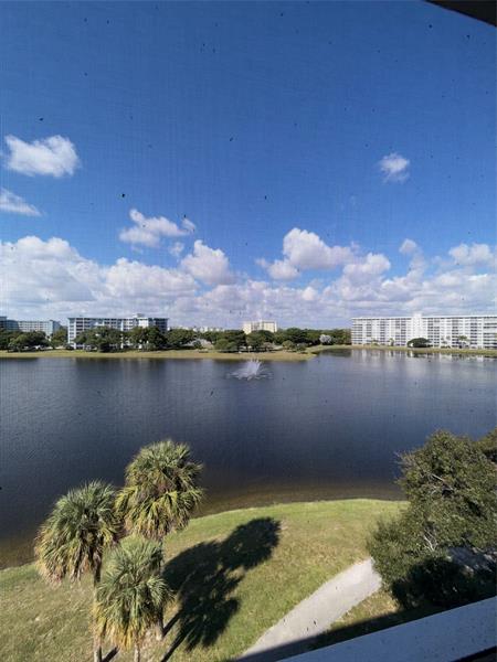 Image 24 of 25 For 2801 Palm Aire Dr  604