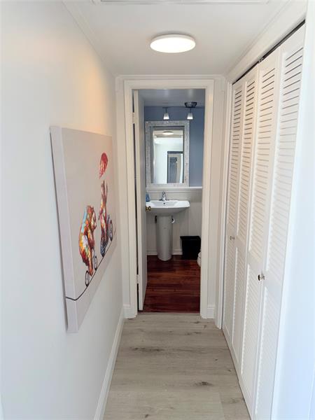 Image 5 of 25 For 2801 Palm Aire Dr  604