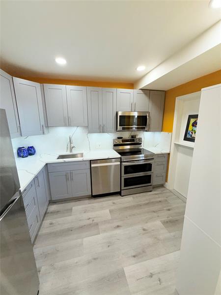 Image 7 of 25 For 2801 Palm Aire Dr  604