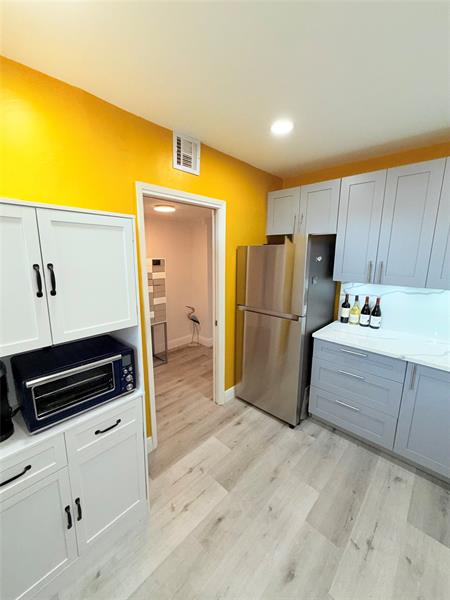 Image 9 of 25 For 2801 Palm Aire Dr  604