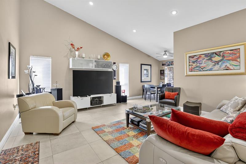 Image 10 of 38 For 10120 Sheridan St.