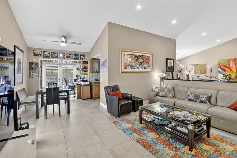 Image 11 of 38 For 10120 Sheridan St.