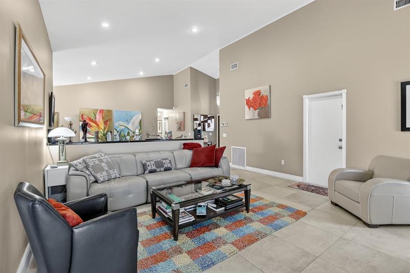 Image 12 of 38 For 10120 Sheridan St.