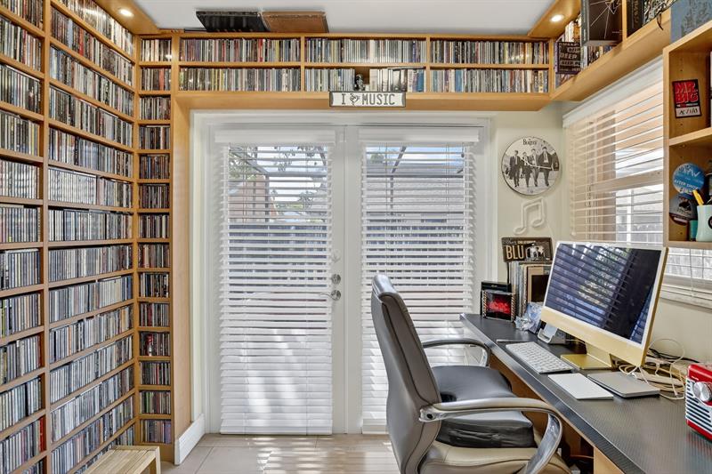 Image 14 of 38 For 10120 Sheridan St.