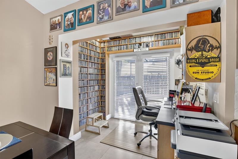 Image 15 of 38 For 10120 Sheridan St.