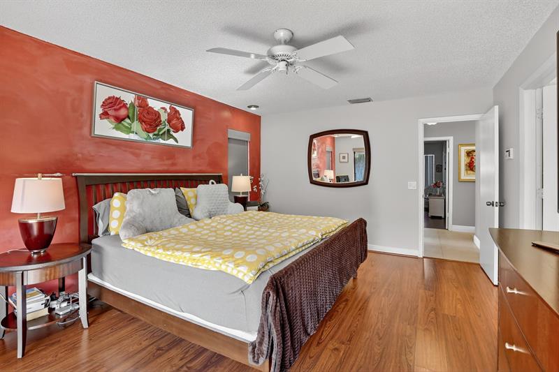 Image 24 of 38 For 10120 Sheridan St.