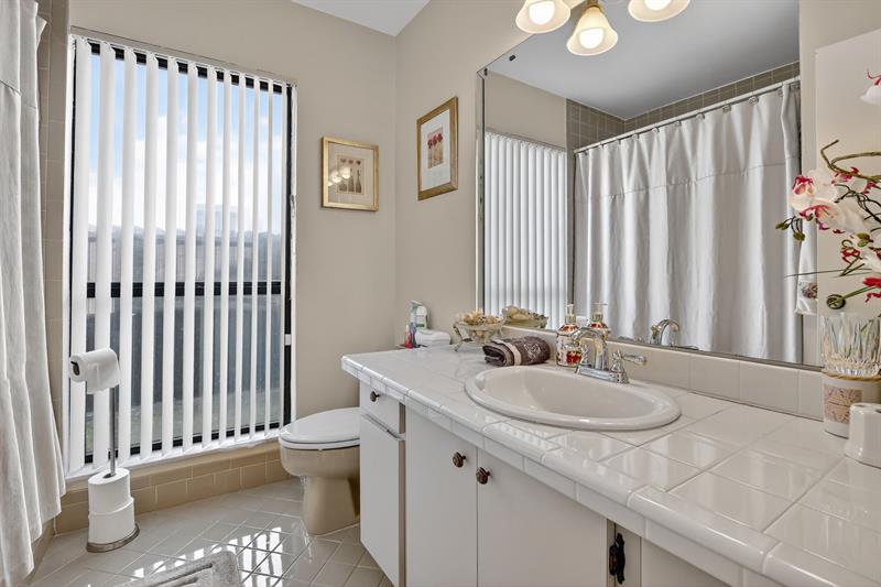 Image 29 of 38 For 10120 Sheridan St.