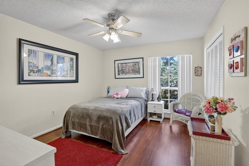 Image 30 of 38 For 10120 Sheridan St.