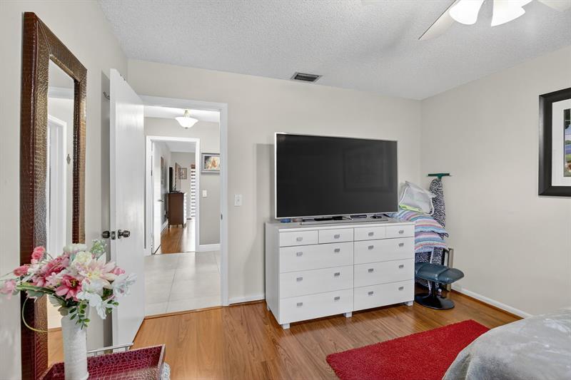 Image 31 of 38 For 10120 Sheridan St.