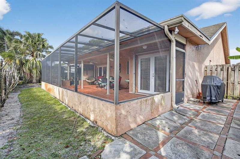 Image 35 of 38 For 10120 Sheridan St.