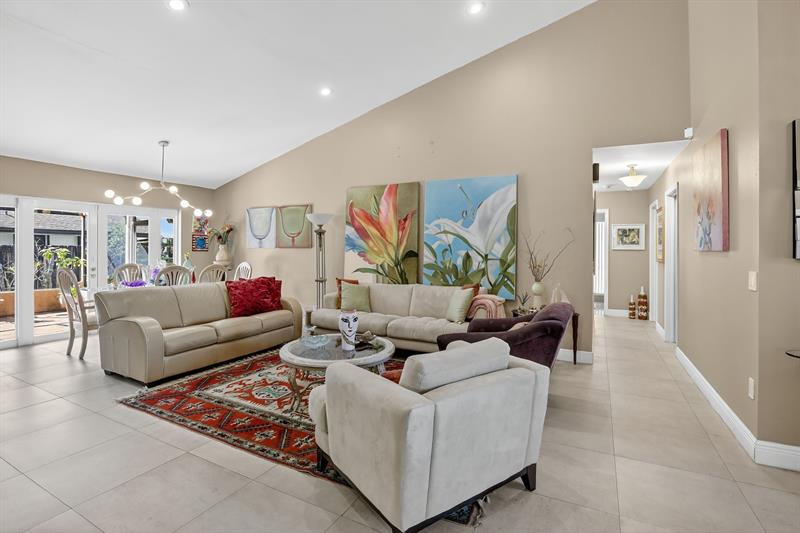 Image 6 of 38 For 10120 Sheridan St.