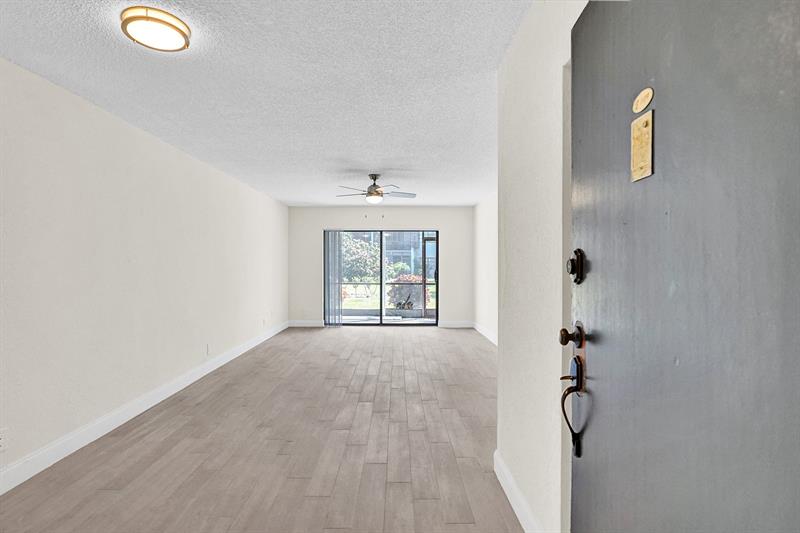 Image 22 of 46 For 3115 Oakland Shores Dr  E109