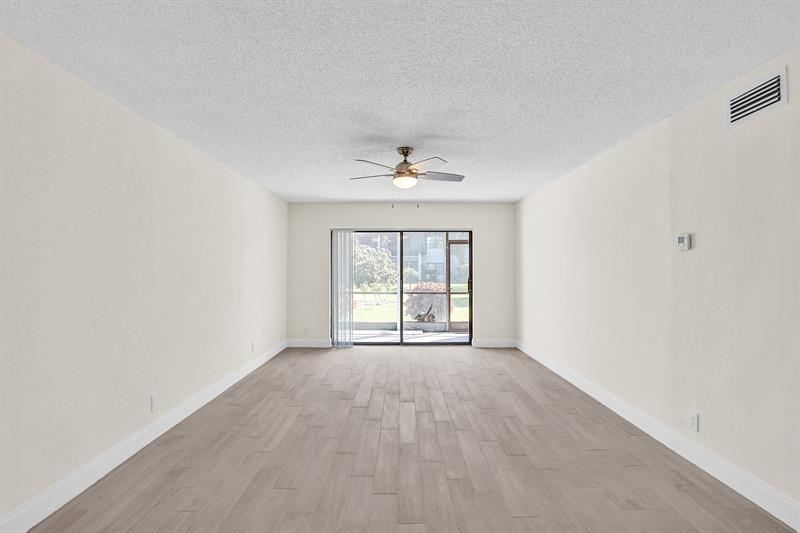 Image 23 of 46 For 3115 Oakland Shores Dr  E109