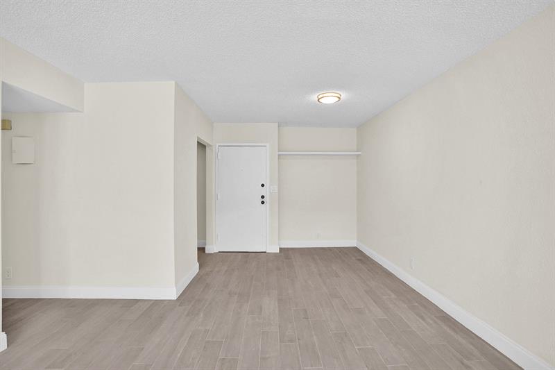 Image 30 of 46 For 3115 Oakland Shores Dr  E109