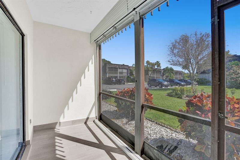 Image 33 of 46 For 3115 Oakland Shores Dr  E109