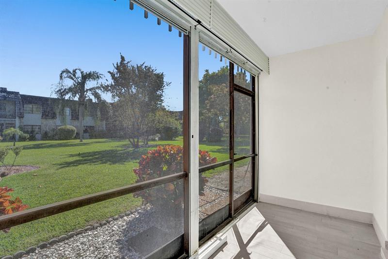 Image 34 of 46 For 3115 Oakland Shores Dr  E109