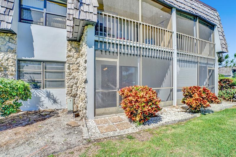 Image 35 of 46 For 3115 Oakland Shores Dr  E109