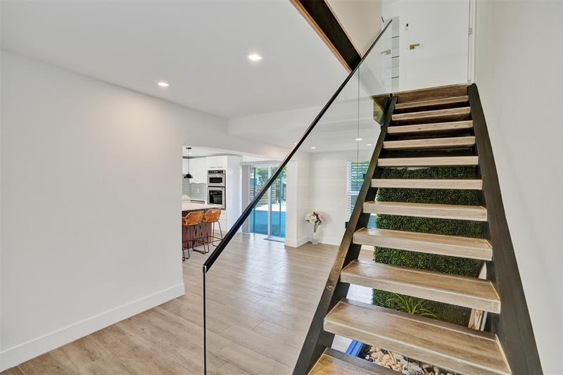 Image 22 of 52 For 701 164th St