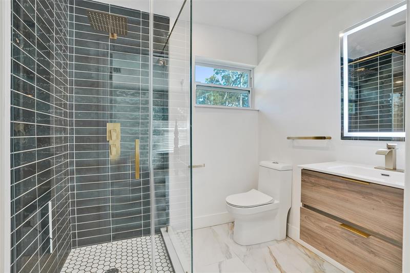 Image 35 of 52 For 701 164th St