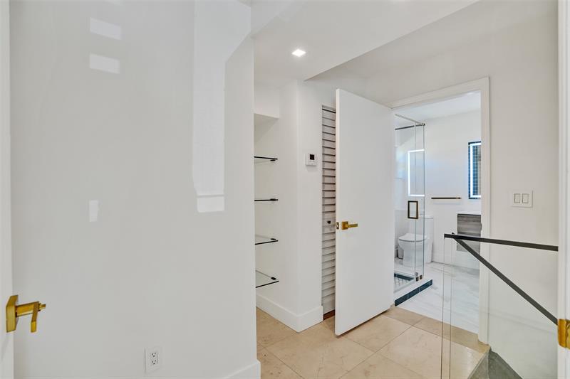 Image 40 of 52 For 701 164th St