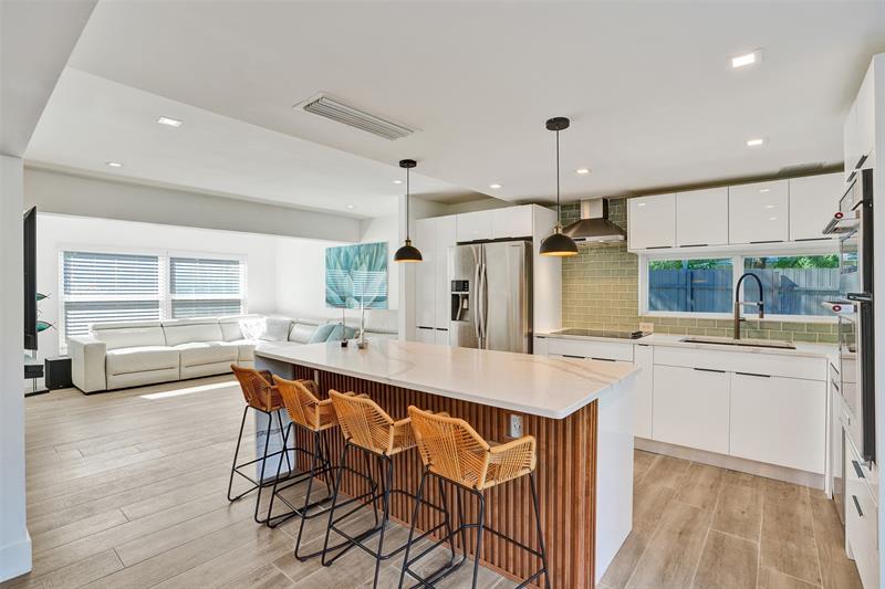 Image 6 of 52 For 701 164th St