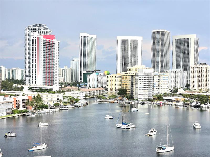 Details for 437 Golden Isles Dr 15g, Hallandale Beach, FL 33009